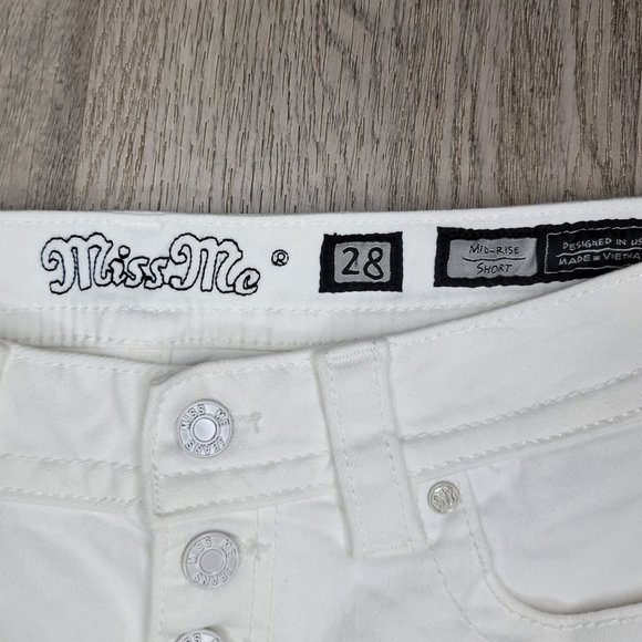 Miss Me mid rise button fly white shorts style ms5151h376 size 28 summer vaca - Picture 4 of 4